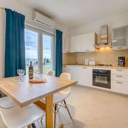 Tara-1 By Interhome Brseč