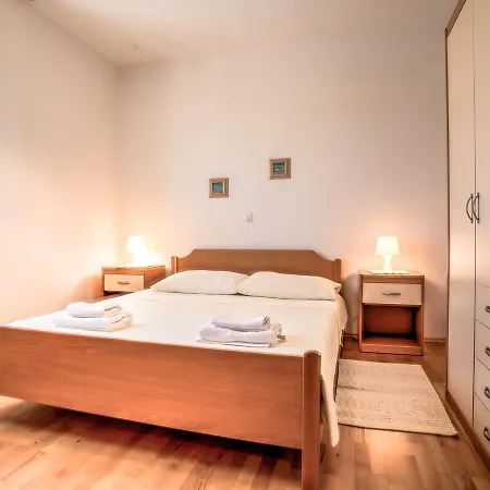 Tara-1 By Interhome Apartmán *